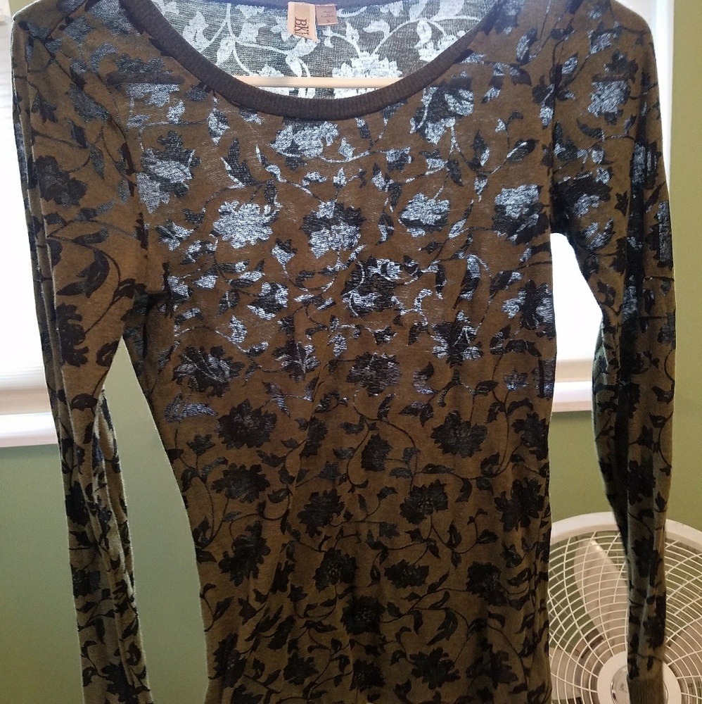 Long sleeve flowered crew neck